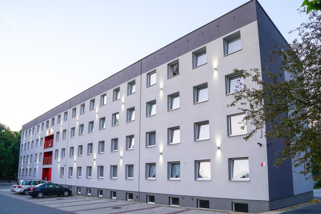 Zgoda Kompleks Hotelarski Свентохловице Экстерьер фото