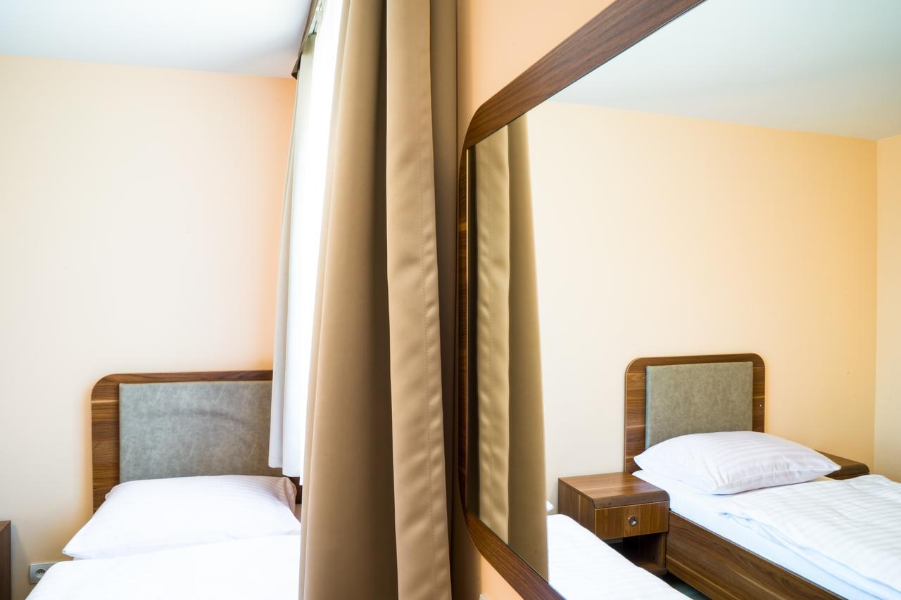 Zgoda Kompleks Hotelarski Свентохловице Экстерьер фото