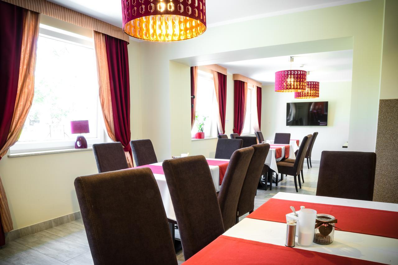 Zgoda Kompleks Hotelarski Свентохловице Экстерьер фото