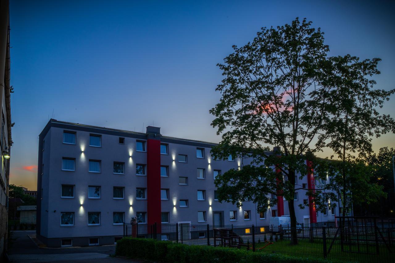 Zgoda Kompleks Hotelarski Свентохловице Экстерьер фото